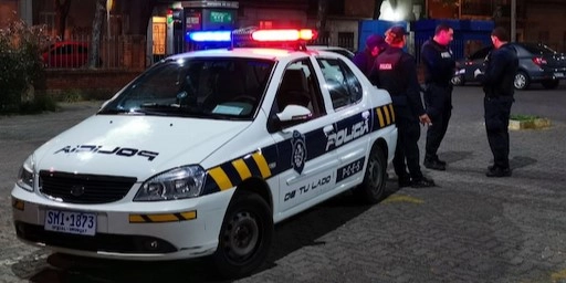 Patruya de montevideo y policias en un procedimiento